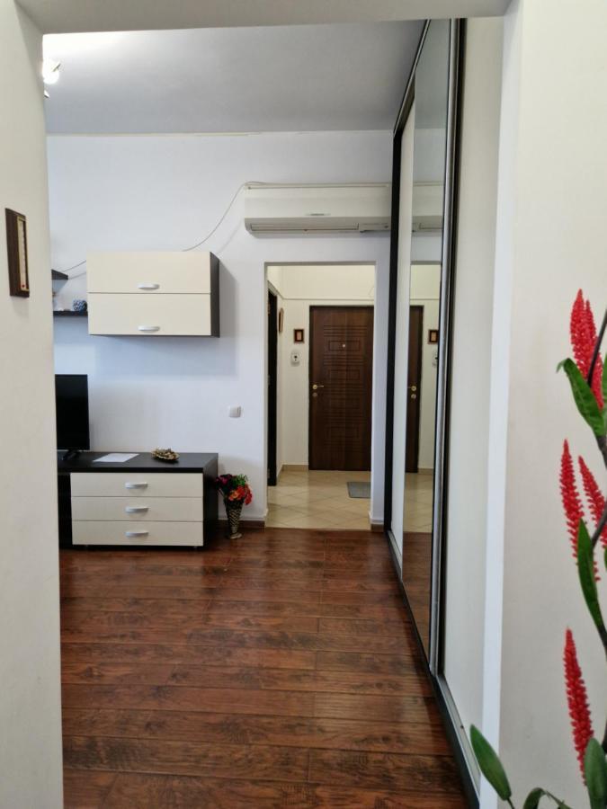 Charming With Private Terrace Apartment *